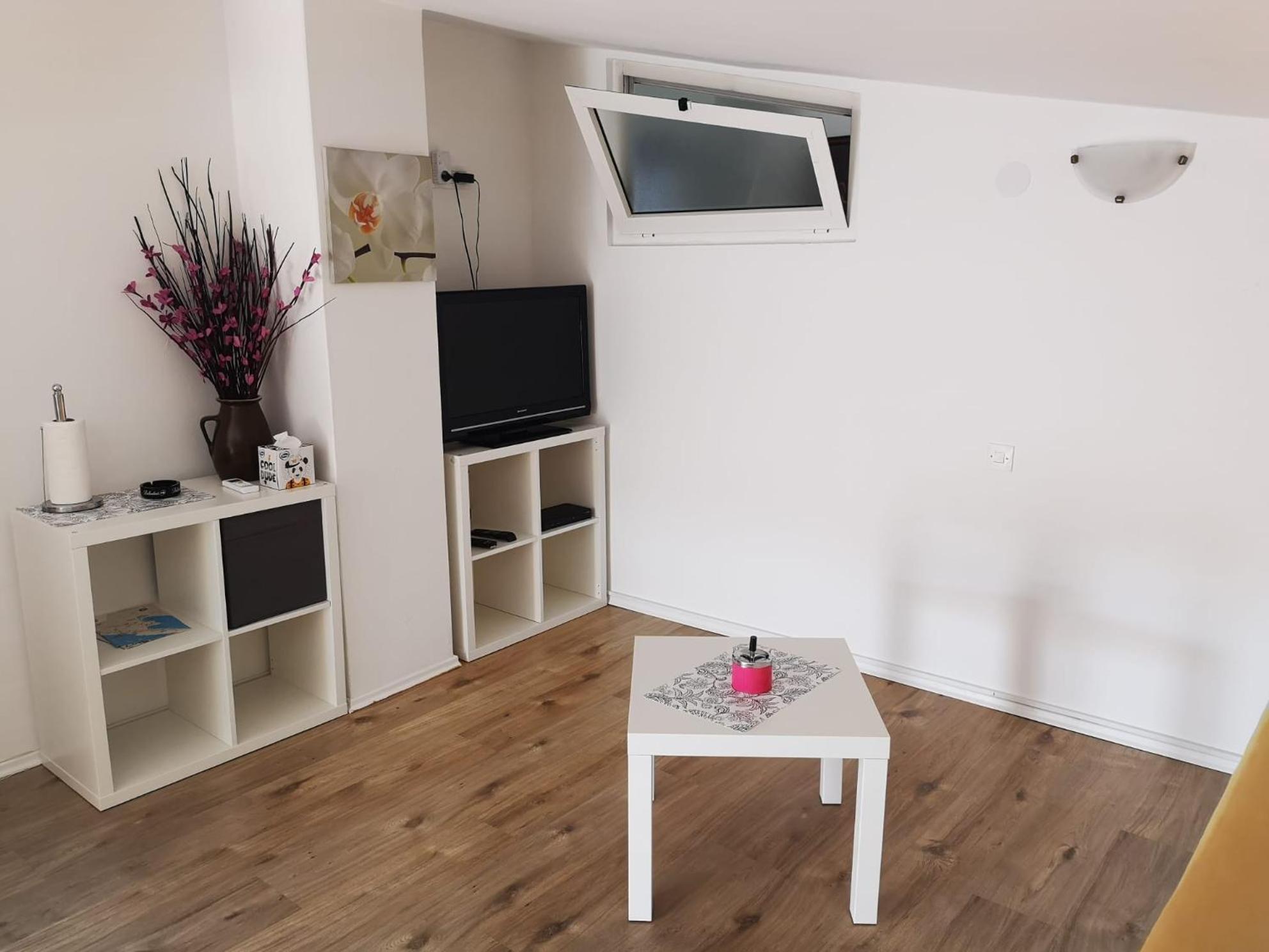 Apartments Tara Ražanac Стая снимка